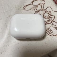 Apple AirPods pro ケースのみのサムネイル
