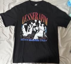 新品 LESSERAFIM Peaches コラボTシャツ Mサイズ LE SSERAFIM x Peaches. PHOTO S/S T-SHIRT - メルカリ