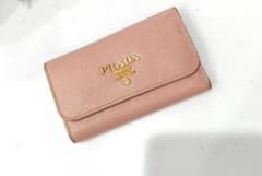 PRADA ピンク キーケース サフィアーノレザーのサムネイル