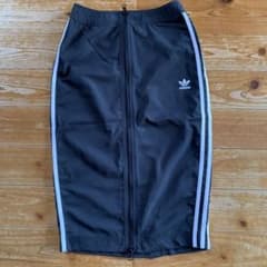 adidasレディースタイトスカート　黒のサムネイル