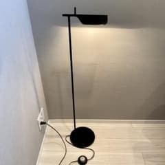 展示品　フロス　タブ　フロアスタンド　照明　ライト　ランプ　高級　モダン フロス タブ フロアスタンド 照明 ライト ランプ 高級 モダン - メルカリ