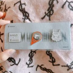 AORUS x AMD ピンバッジのサムネイル