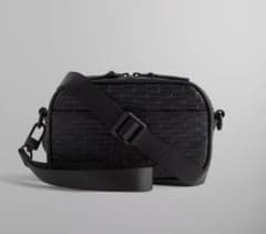 激レア‼️Kith Monogram Saffiano Mini Pouch - メルカリ