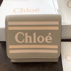 【希少】完売品　新品未使用】クロエ　財布　折りたたみ財布　コンパクトのサムネイル