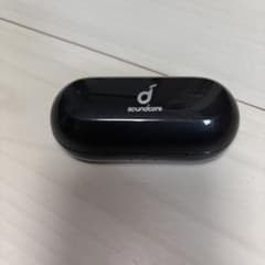 ジャンク）Soundcore ワイヤレスイヤホン 充電ケース付き ブラックのサムネイル