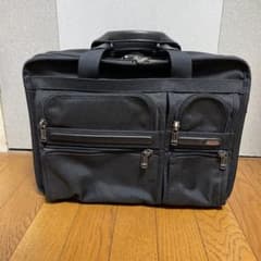 TUMI トゥミ ビジネスバッグのサムネイル