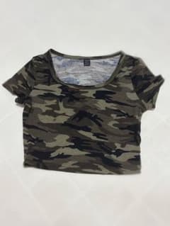 SHEIN カモフラ柄 クロップド丈 半袖Tシャツ sのサムネイル