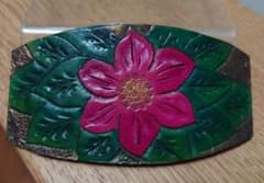 ハンドメイド　レザー 花柄 バレッタ 髪留めのサムネイル