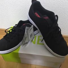 アディダス 黒 スニーカーのサムネイル