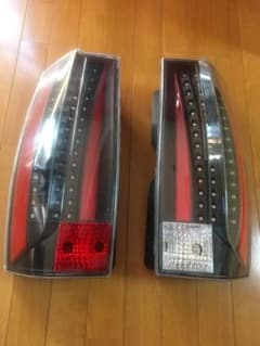エスカレード　テールランプのサムネイル
