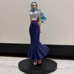 ワンピース　ネフェルタリ・ビビ フィギュアのサムネイル