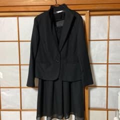 スカートスーツ ブラックフォーマルのサムネイル