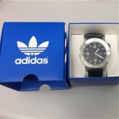 adidas  時計のサムネイル