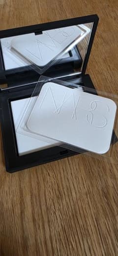 NARS ライトリフレクティングセッティングパウダー プレスト Nのサムネイル
