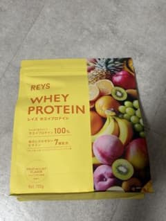 REYS ホエイプロテイン フルーツオレ風味 700gのサムネイル
