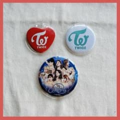 TWICE 缶バッジ 3点セット（バラ売り不可）のサムネイル