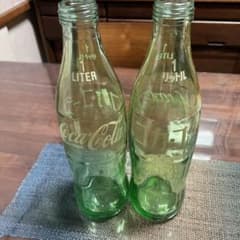 昭和　コカコーラの1リットル瓶　2本のサムネイル