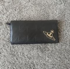 Vivienne Westwood 長財布　黒　星柄のサムネイル