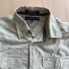 TOMMY HILFIGER カーキ 長袖シャツ Mのサムネイル