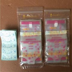 ★ゆうさん様専用★母乳バック 100ml 31枚のサムネイル