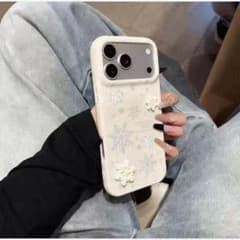 iPhone17promax用ケース 雪の結晶 立体モチーフ ホワイトのサムネイル
