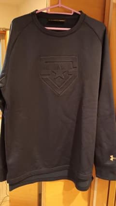 Under Armour ネイビー L トレーナー　スウェットのサムネイル