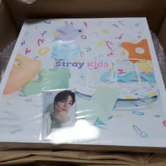 straykids シーズングリーティングのサムネイル