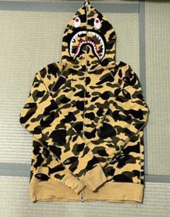 最終値下げ！A BATHING APEシャークパーカーのサムネイル