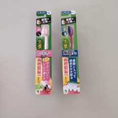 ピンクとクリーム色の歯ブラシセットのサムネイル