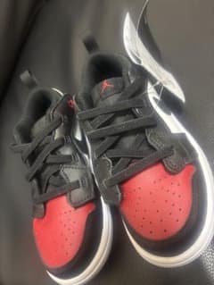 Nike Air Jordan キッズスニーカー 赤黒のサムネイル