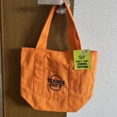Trader Joe's Trick-or-Treat トートバッグのサムネイル