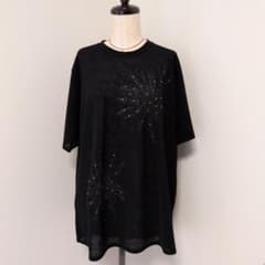Sheer short-sleeved black top, loose fit, for mature women, plus-size, summer, figure-flattering.
