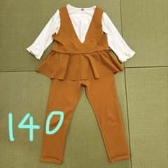 セットアップ（トップス、ベスト、パンツ）のサムネイル