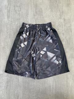 アンダーアーマー　ハーフパンツ　Mサイズのサムネイル