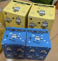 ミスド　ミニオン・グラス　4個セットのサムネイル