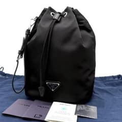 未使用級✨プラダ Re-Nylon ポーチ 三角ロゴ ブラック RFID対応 - メルカリ