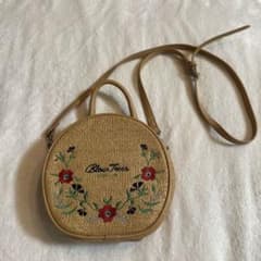 MOUSSY 刺繍入り ラウンド ショルダーバッグのサムネイル