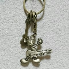 【 sale☆】ギタリストミッキー キーホルダーのサムネイル