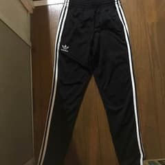 adidasのサムネイル