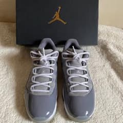 Air Jordan 11 retro lowのサムネイル
