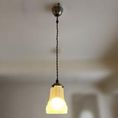 吊り下げライト一式 乳白色ガラス アンティーク風照明 金具・電球つき 