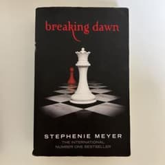 Breaking Dawn by Stephenie Mayerのサムネイル