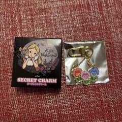 ディズニーストア ふしぎの国のアリス シークレット キーホルダー もの