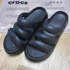 ⭐︎ラスト値下げ⭐︎ クロックスサンダル　新品未使用のサムネイル