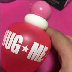 Hug me 香水のサムネイル