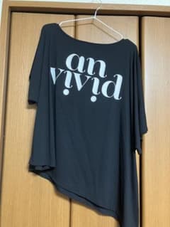 【anvivid】ロゴプリント ブラック Tシャツ フリーサイズのサムネイル