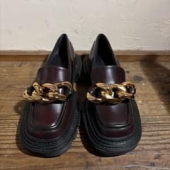 CHARLES & KEITH バーガンディ ローファー 35のサムネイル