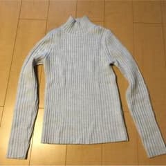 Momoco様専用14日まで＊UNIQLO⁂水色ハイネックニットのサムネイル