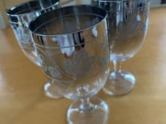 【GW限定出品商品】シルバー葡萄模様の脚付きワイン 3客セット　レトロ　エンボスのサムネイル