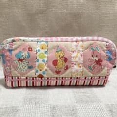 ハンドメイド パッチワークポーチ メリーボンボン　ペンケース　メイクポーチのサムネイル